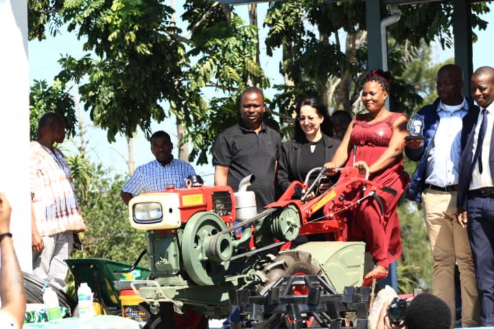 WhatsApp Image 2025-10-23 at 17.15.26 (1) WhatsApp Image 2025-10-23 at 17.15.26 (1)